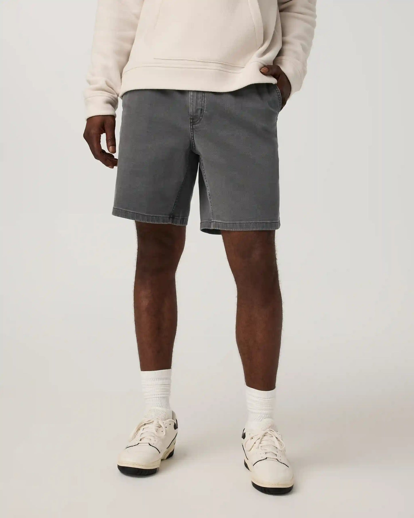Benton Twill Elastic Waist Short 8"