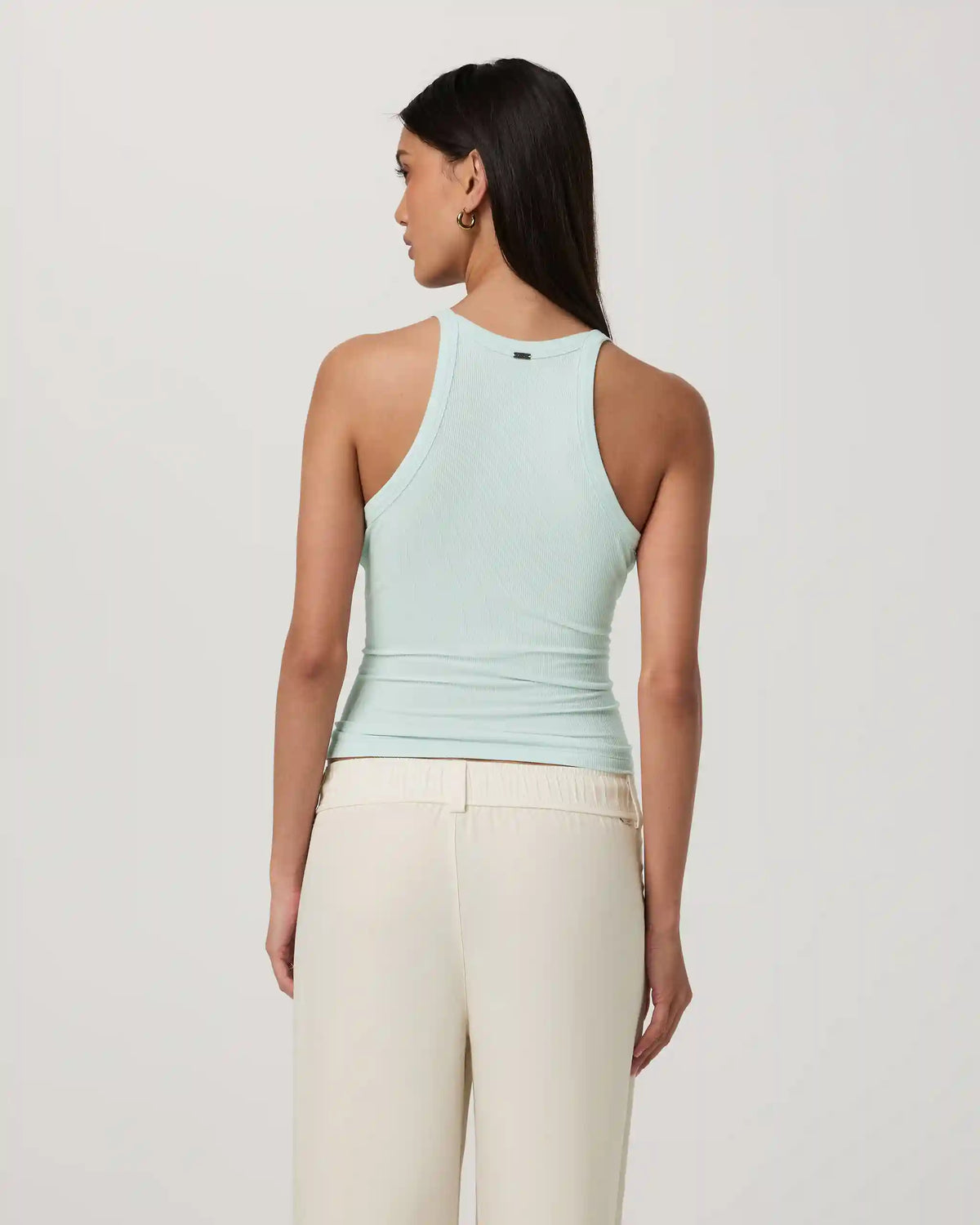 Cove Layering Tank