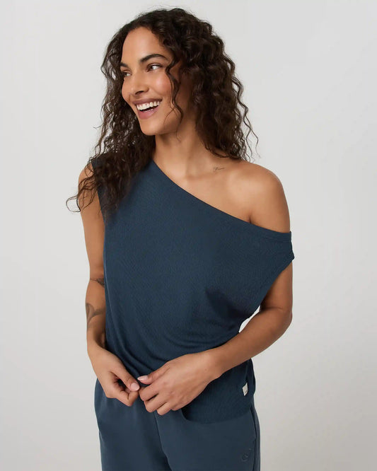 Cove Asymmetric Top