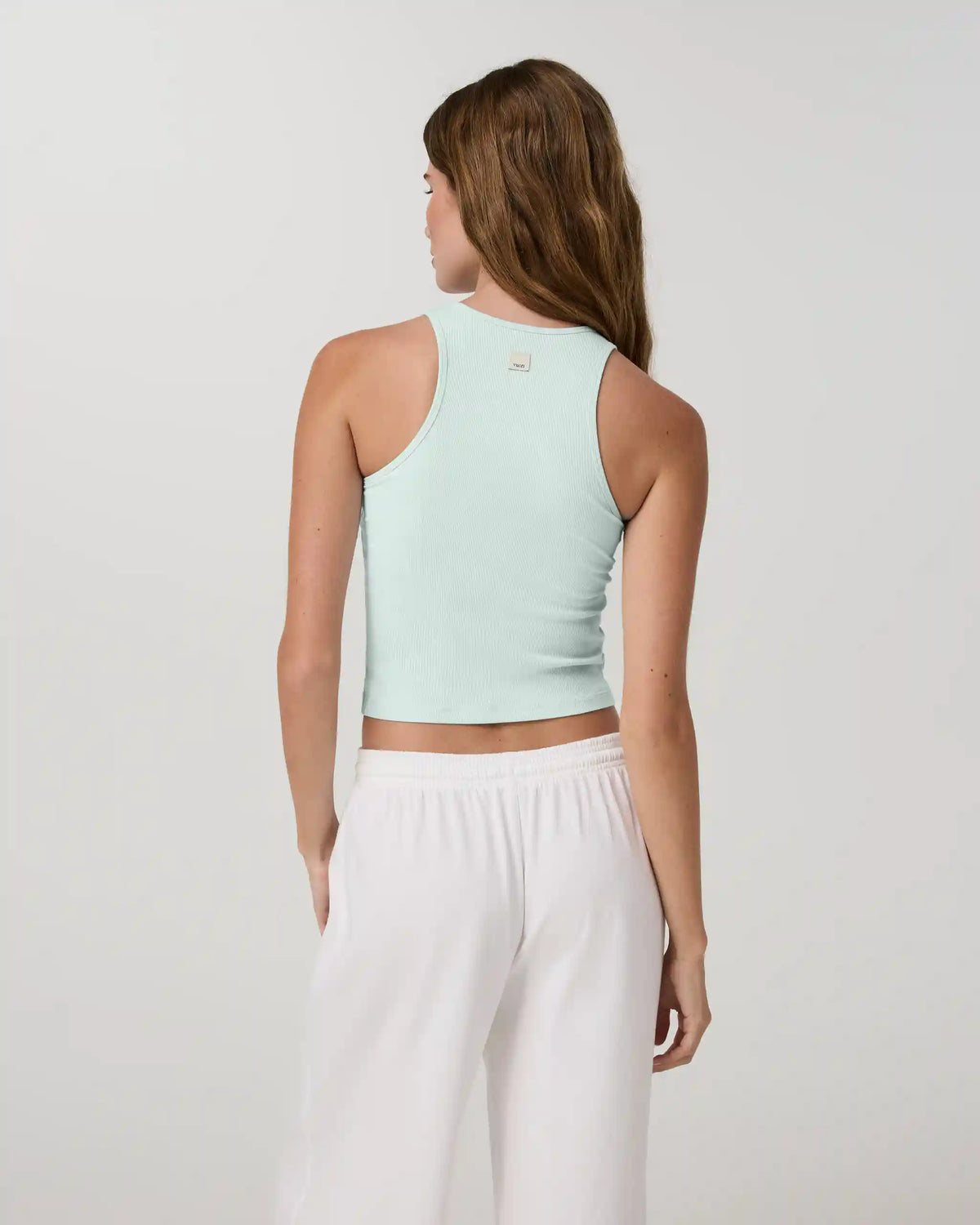 Pose Plyo Tank