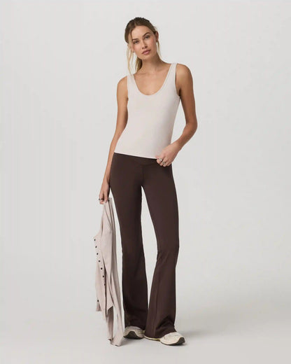 Pose Twin Tank