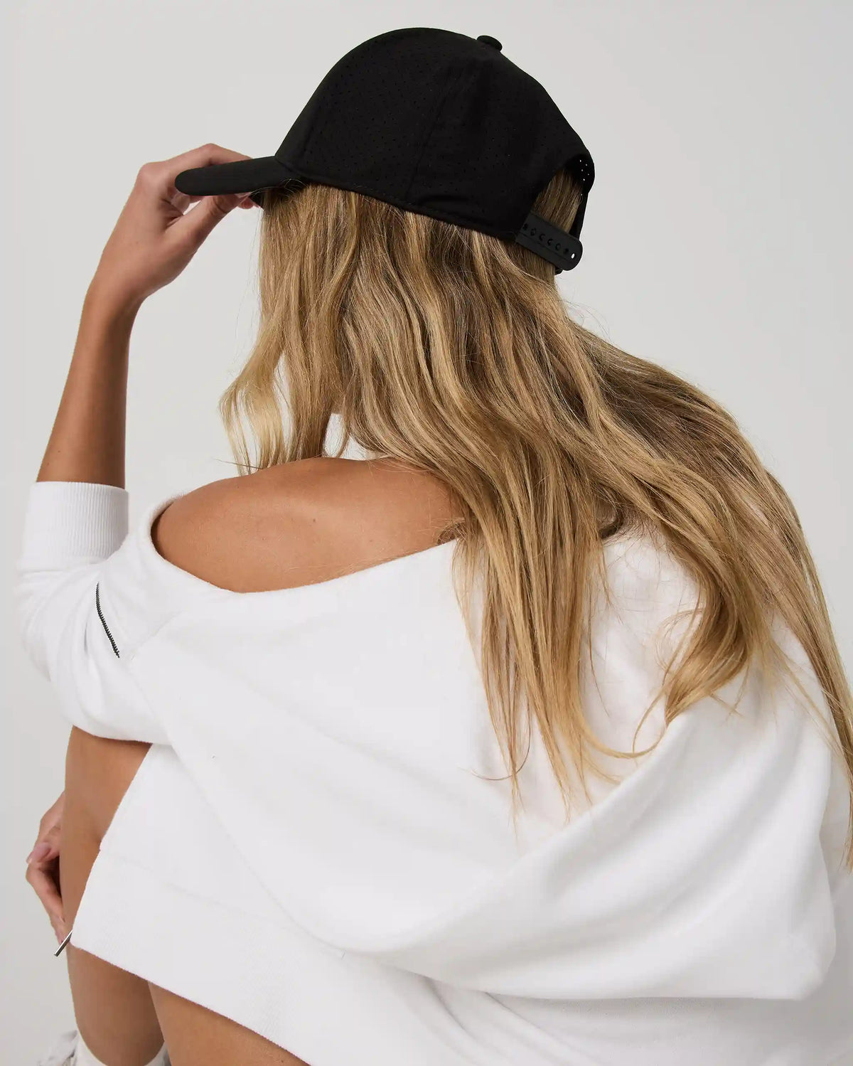 Vuori Wordmark Water Tech Hat