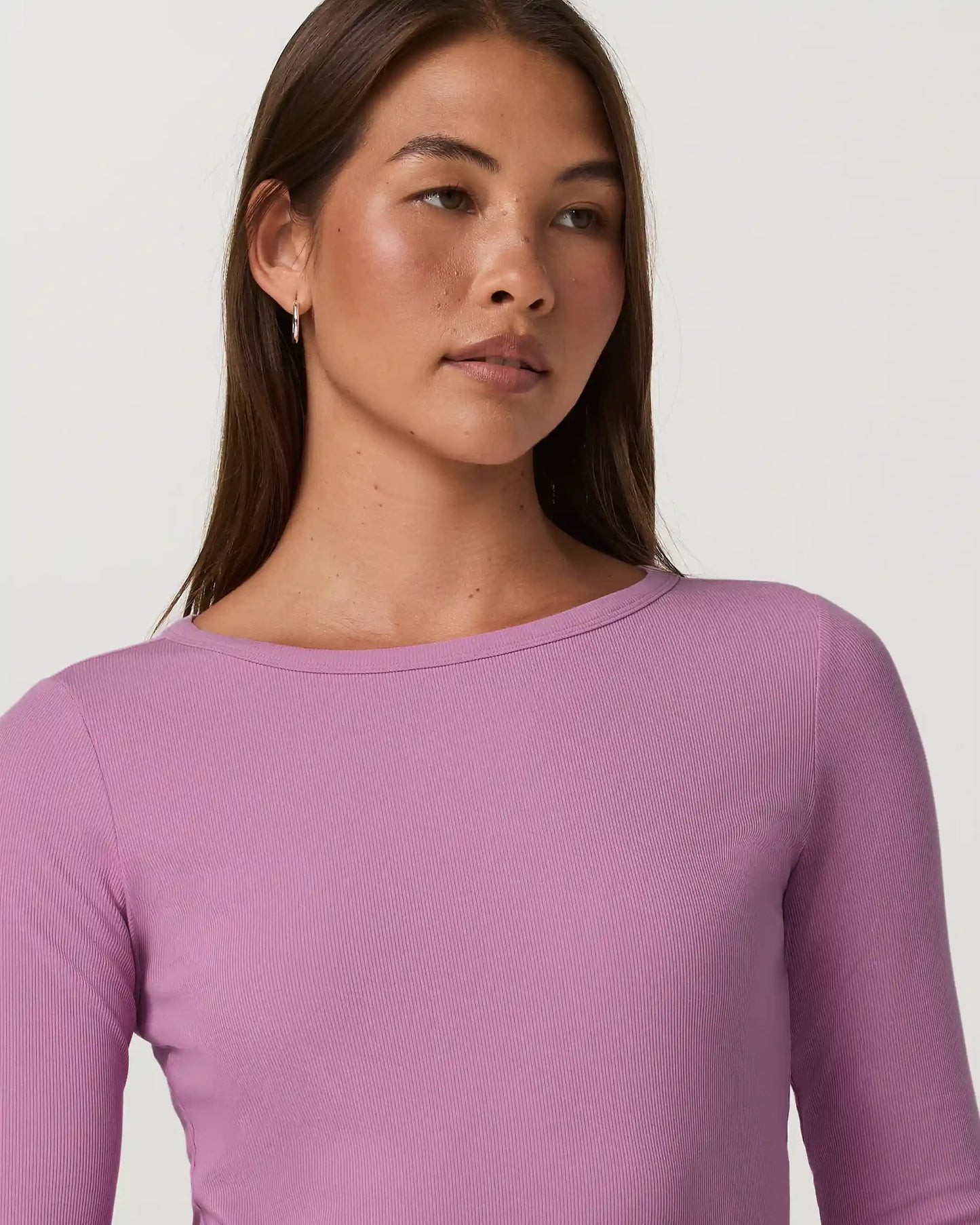 Long Sleeve Pose Subtle Scoop