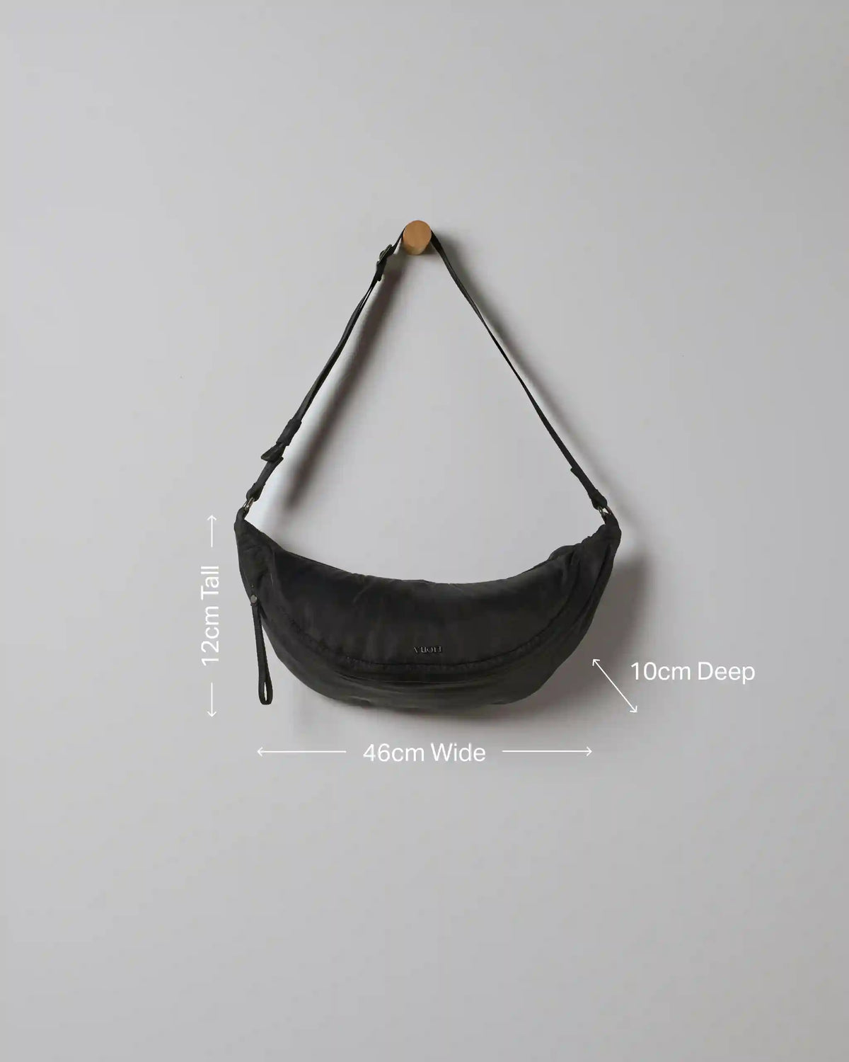 Vuori Arden Crescent Sling
