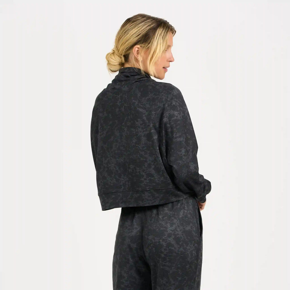 Halo Crop Funnel Neck