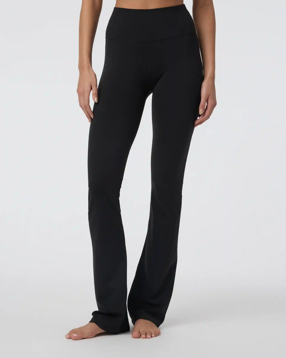 Vuori AllTheFeels™ Slim Flare - Short
