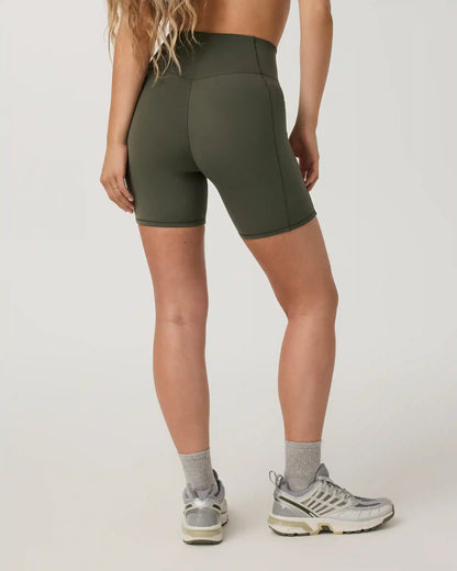 Vuori AllTheForm™ Pocket Short 6"