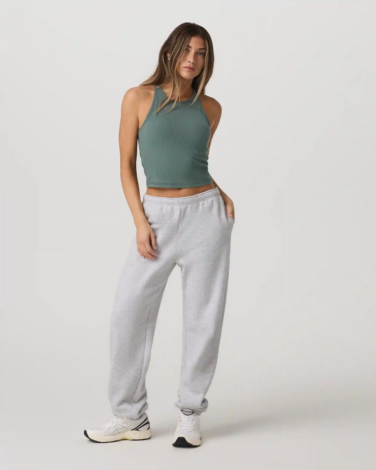 Pose Plyo Tank
