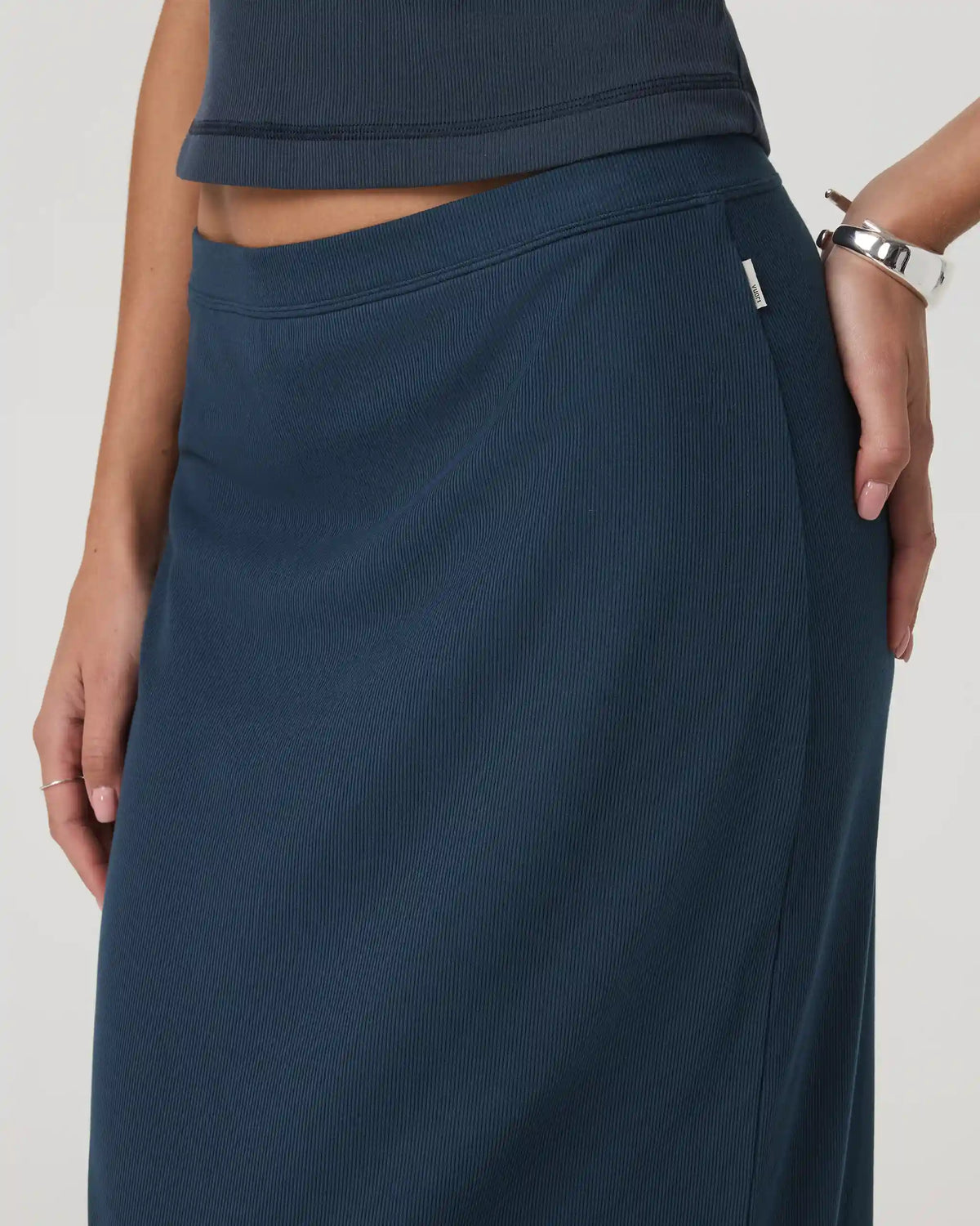 Pose Column Skirt