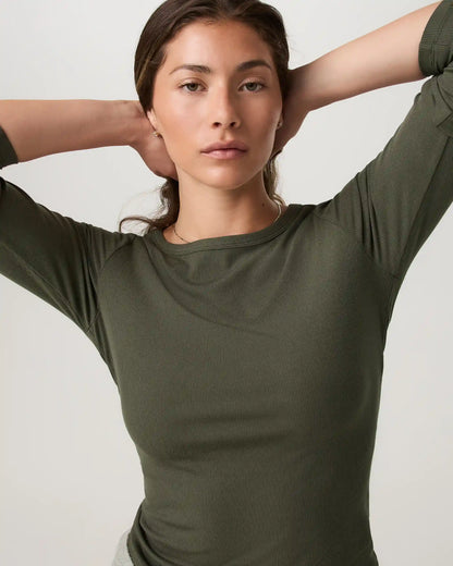 Long Sleeve Pose Subtle Scoop