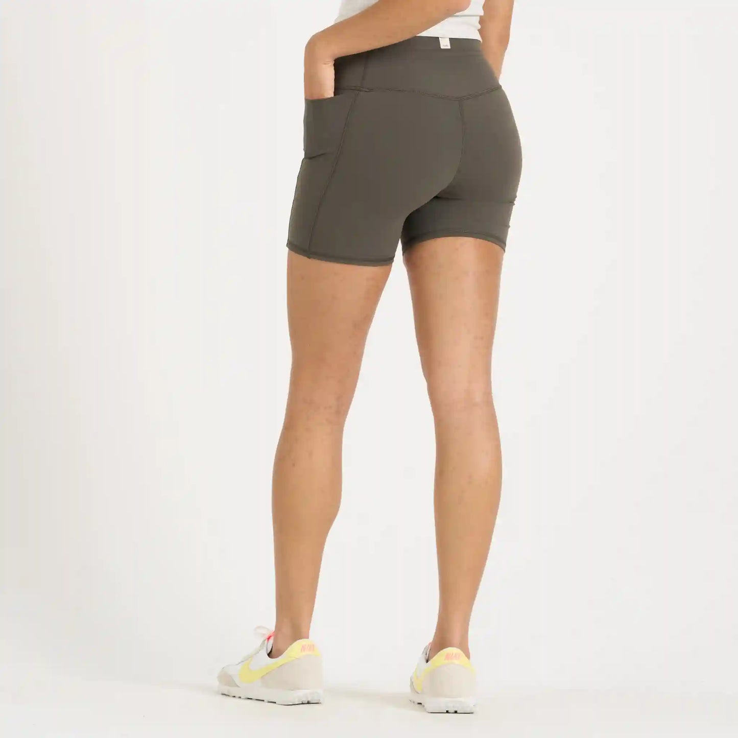 Studio Pocket Short