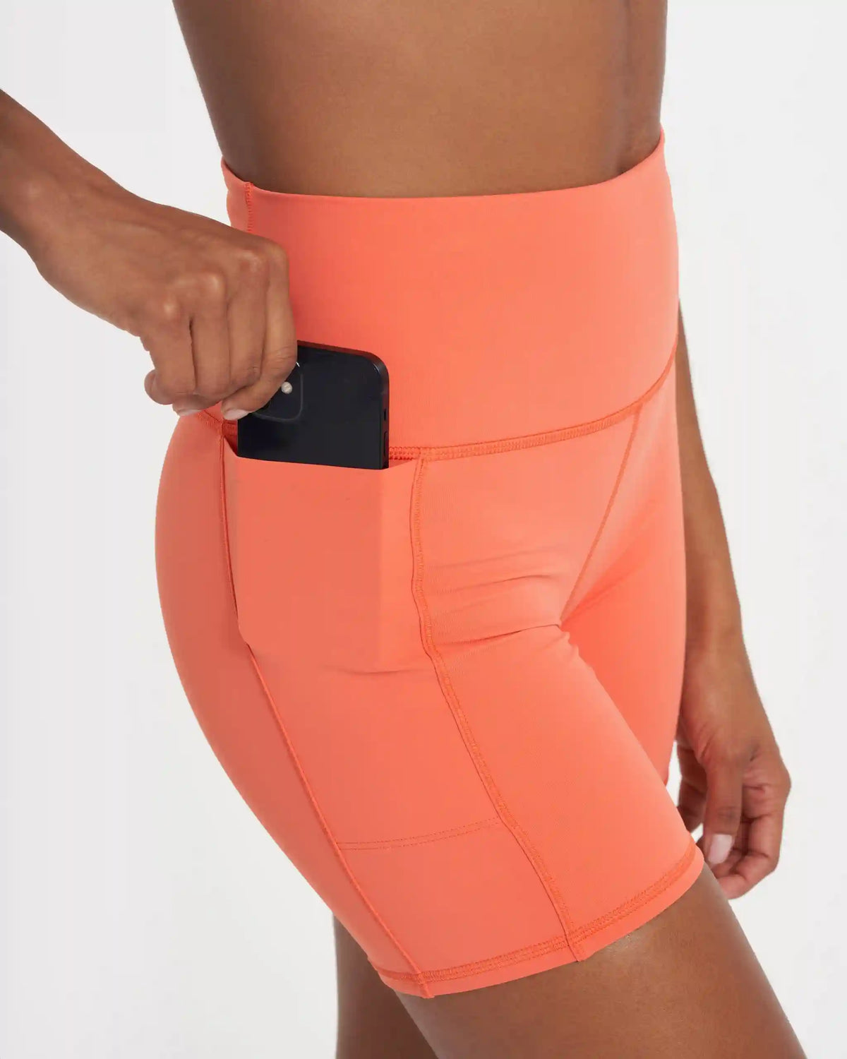 Studio Pocket Short