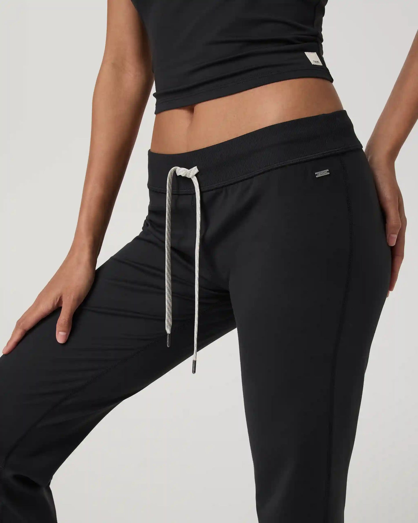 Halo Slim Flare Ankle Pant