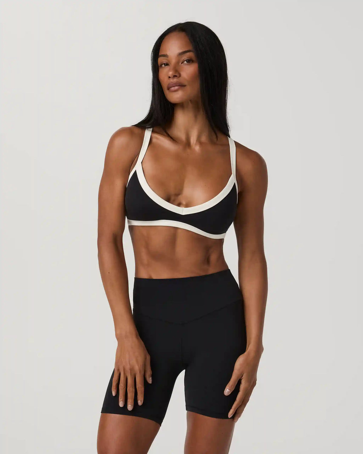 Vuori AllTheForm™ V Neck Bra