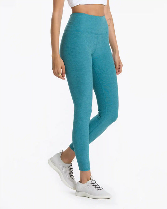 Clean Elevation Legging